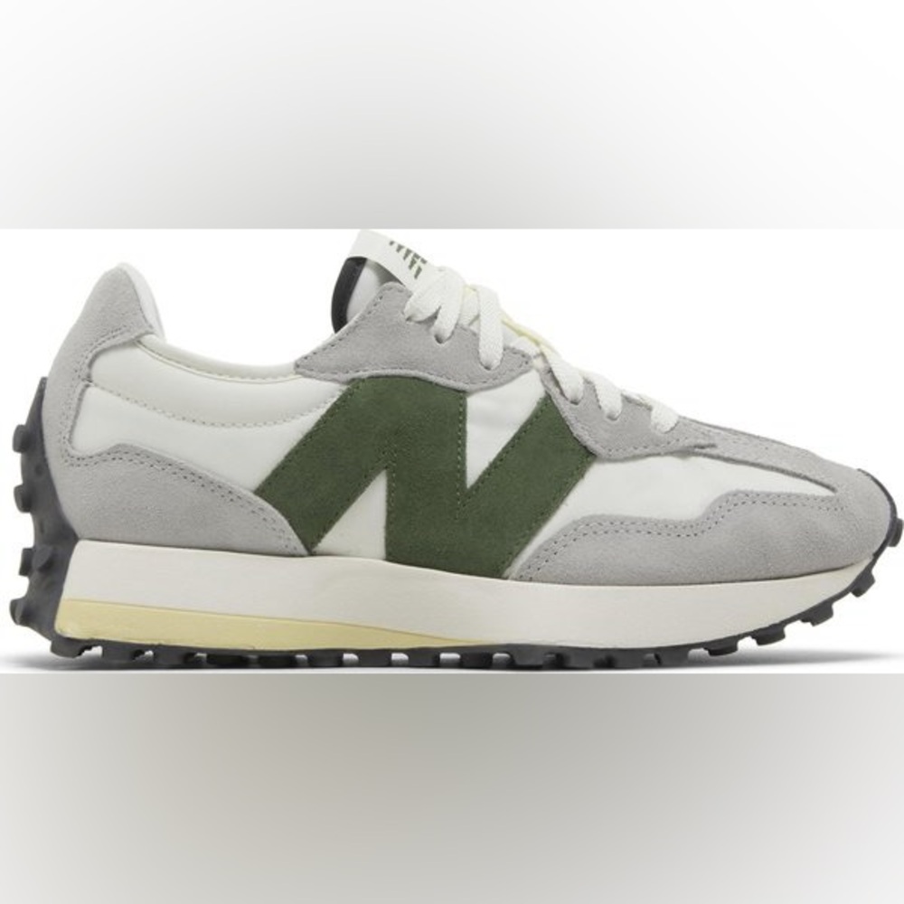 New Balance 327 Sneakers